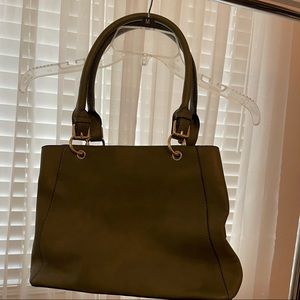 Green medium sized purse